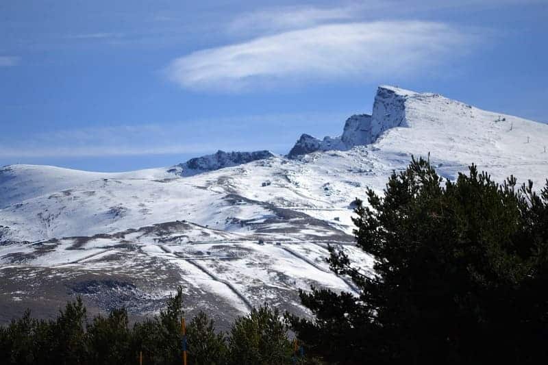 Si te gusta el frío y el turismo activo, sin duda tienes que ver la Sierra Nevada.