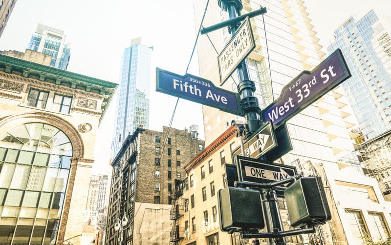 Si quieres ver los lugares más importantes de Nueva York, acabarás pasando por la Quinta Avenida.