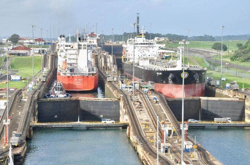 Ver cómo funciona el Canal de Panamá es impresionante.