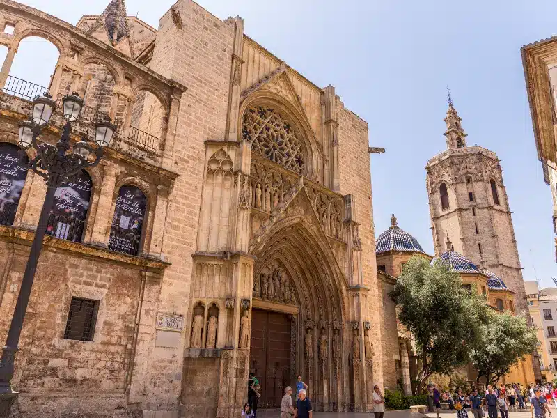 Si buscas donde ir en Semana Santa barato por España, Valencia es una buena opción