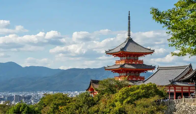 Kioto, uno de los lugares donde viajar en mayo